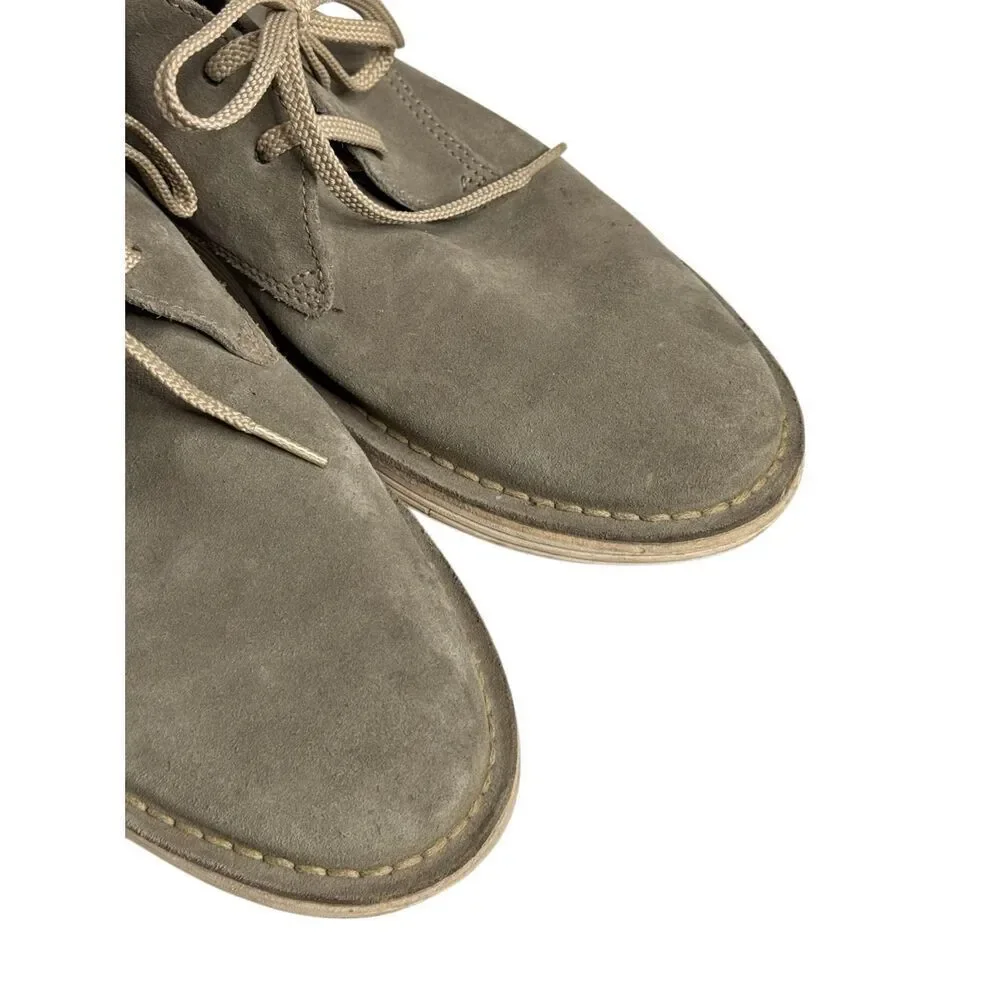 Clark’s Collection green suede forge stride chukka boots size 9
